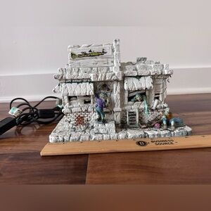 2014 Lemax Spooky Town Zombie Eatery